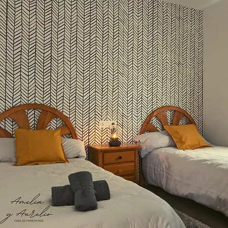 Amelia Y Aurelio, Casa De Peregrinos Melide